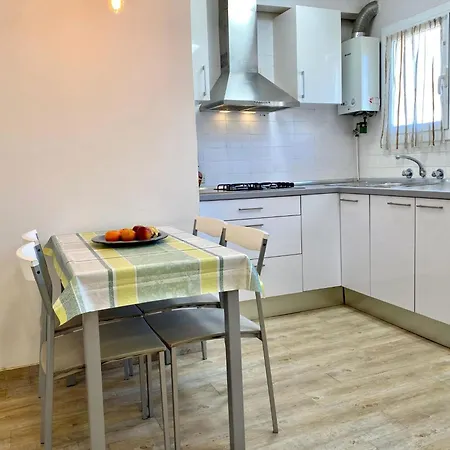 Aquarius By Interhome * Тосса-де-Мар